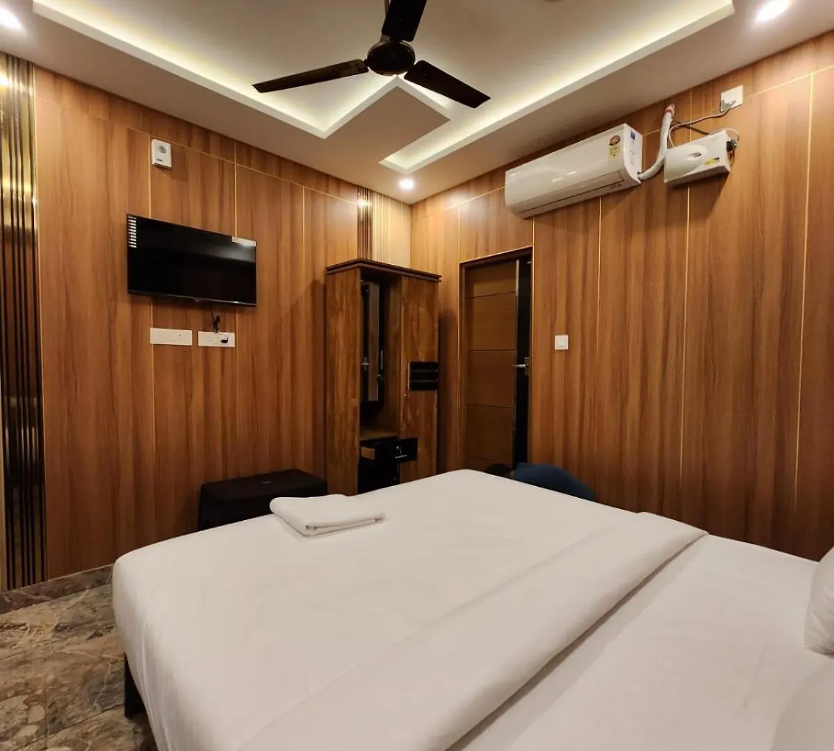 Royal View Residency Hotel Attingal